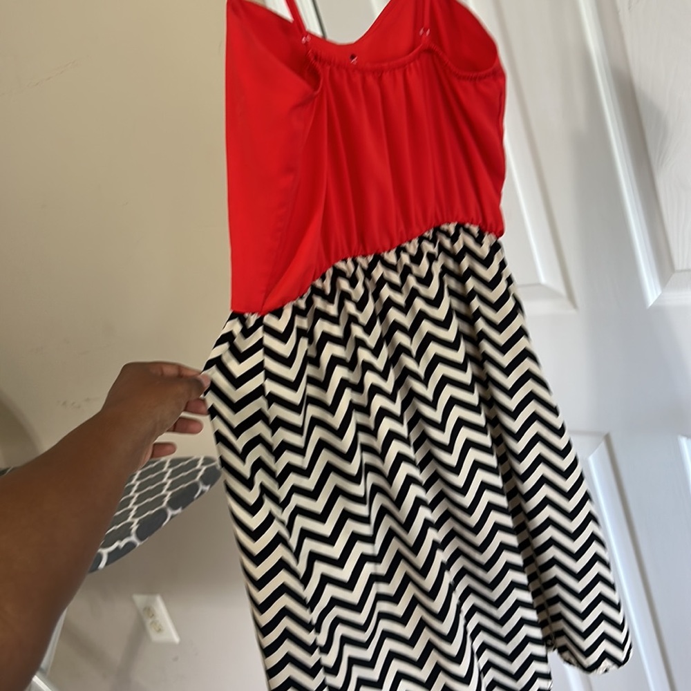 Brand : everly/ dress she’ll contrast - Picture 2 of 2